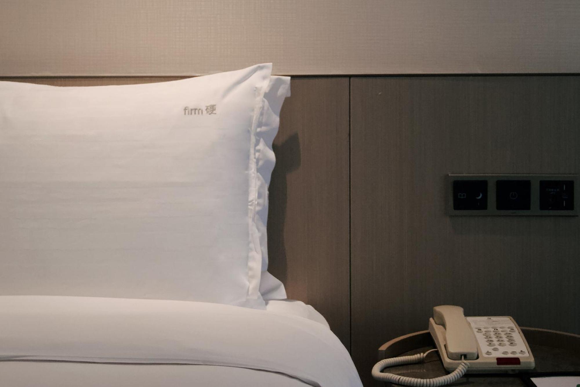 Holiday Inn Chengdu Century City-Westtower Экстерьер фото
